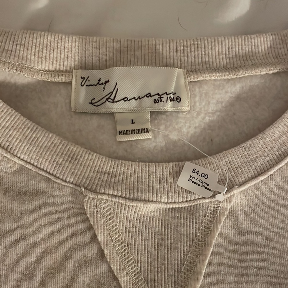 NWT crew neck - Picture 3 of 4